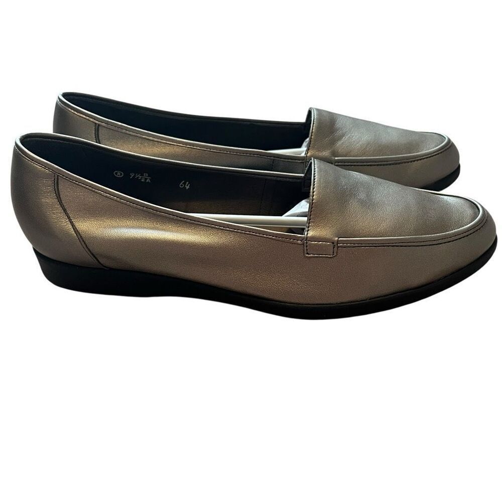 NEW Pewter Gray Easy Spirit Flats Size 9.5